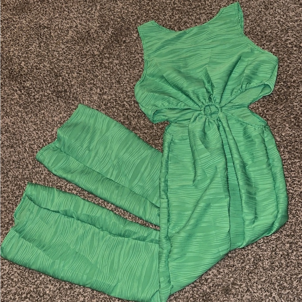 Pretty Little Thing. Plus Bright Green Textured Ring Detail Jumpsuit